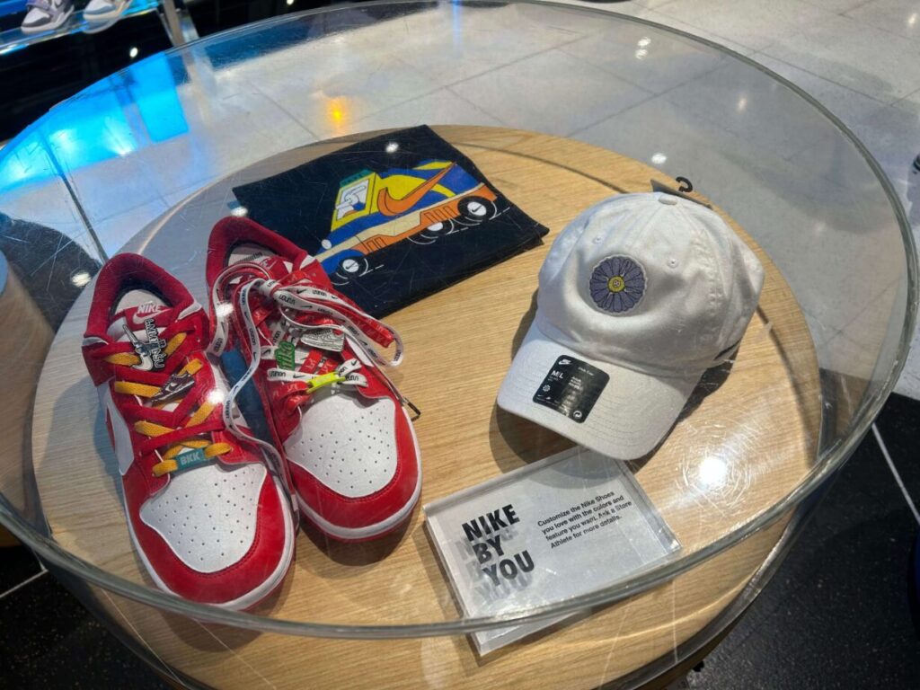 バンコクのNIKE BY YOU