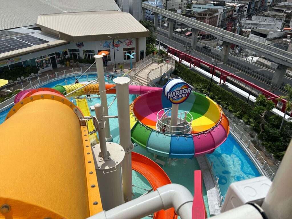 バンコクのプール ハーバーアイランド
