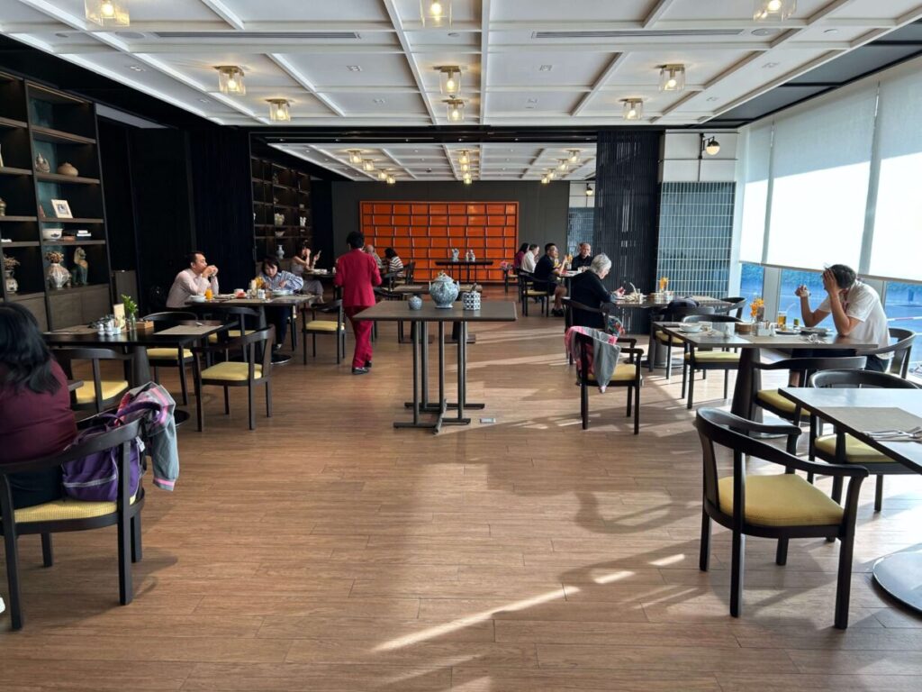 モンティエンホテルの朝食会場